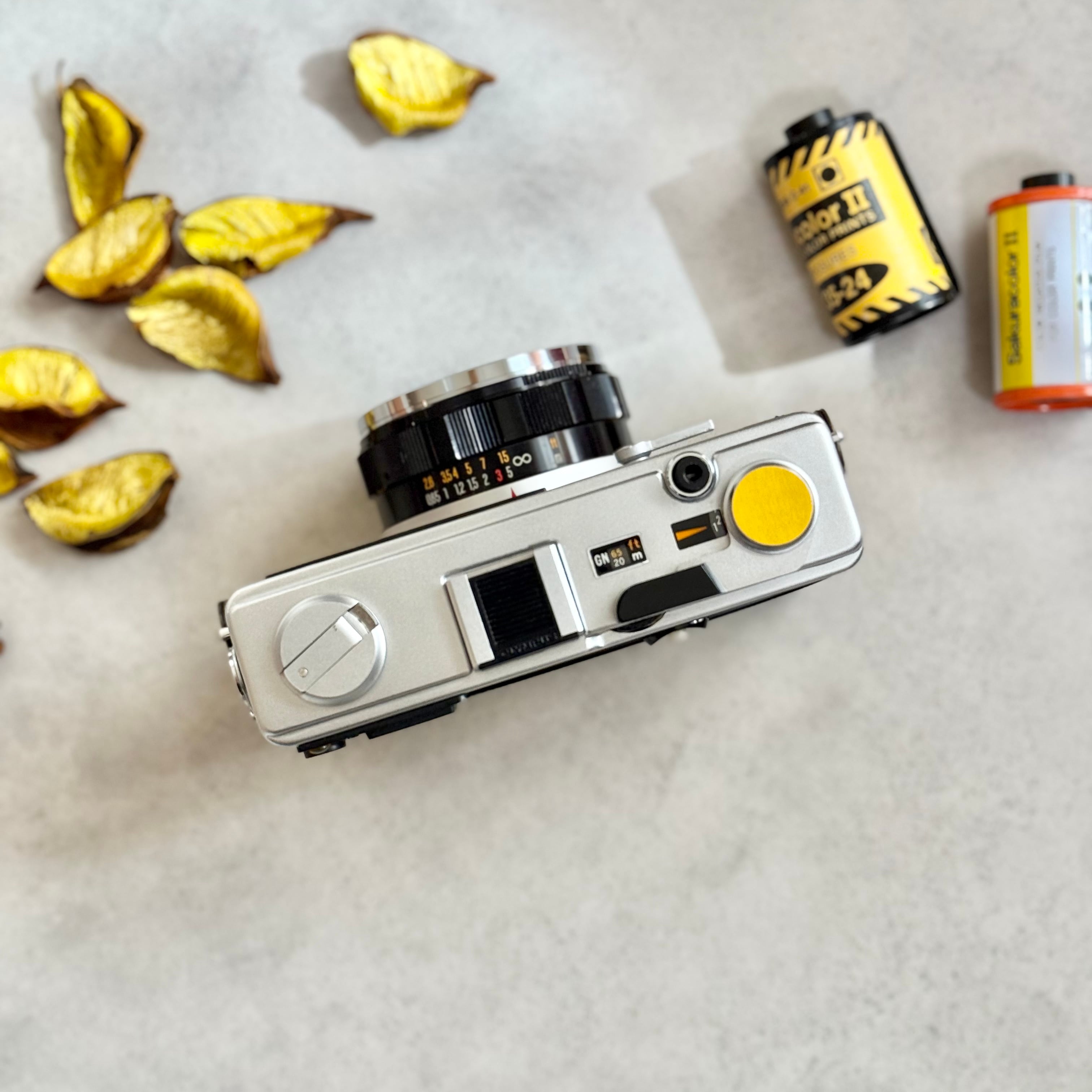 Lemon Yellow レモンイエロー Olympus 35DC | Macha Cameras