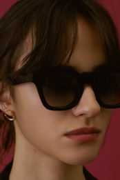 Margot | black×smoke