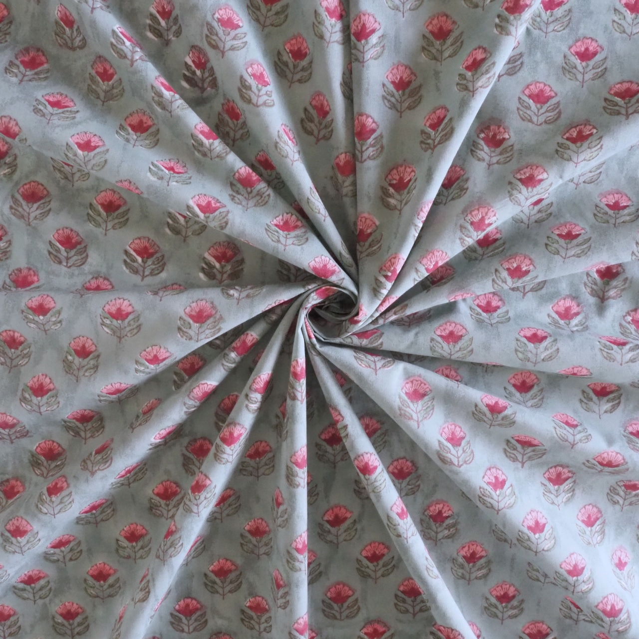 ブロックプリント生地【50cm単位】インド綿 片耳デザイン付き 小花柄 グリーン×ピンク #54710-GR1