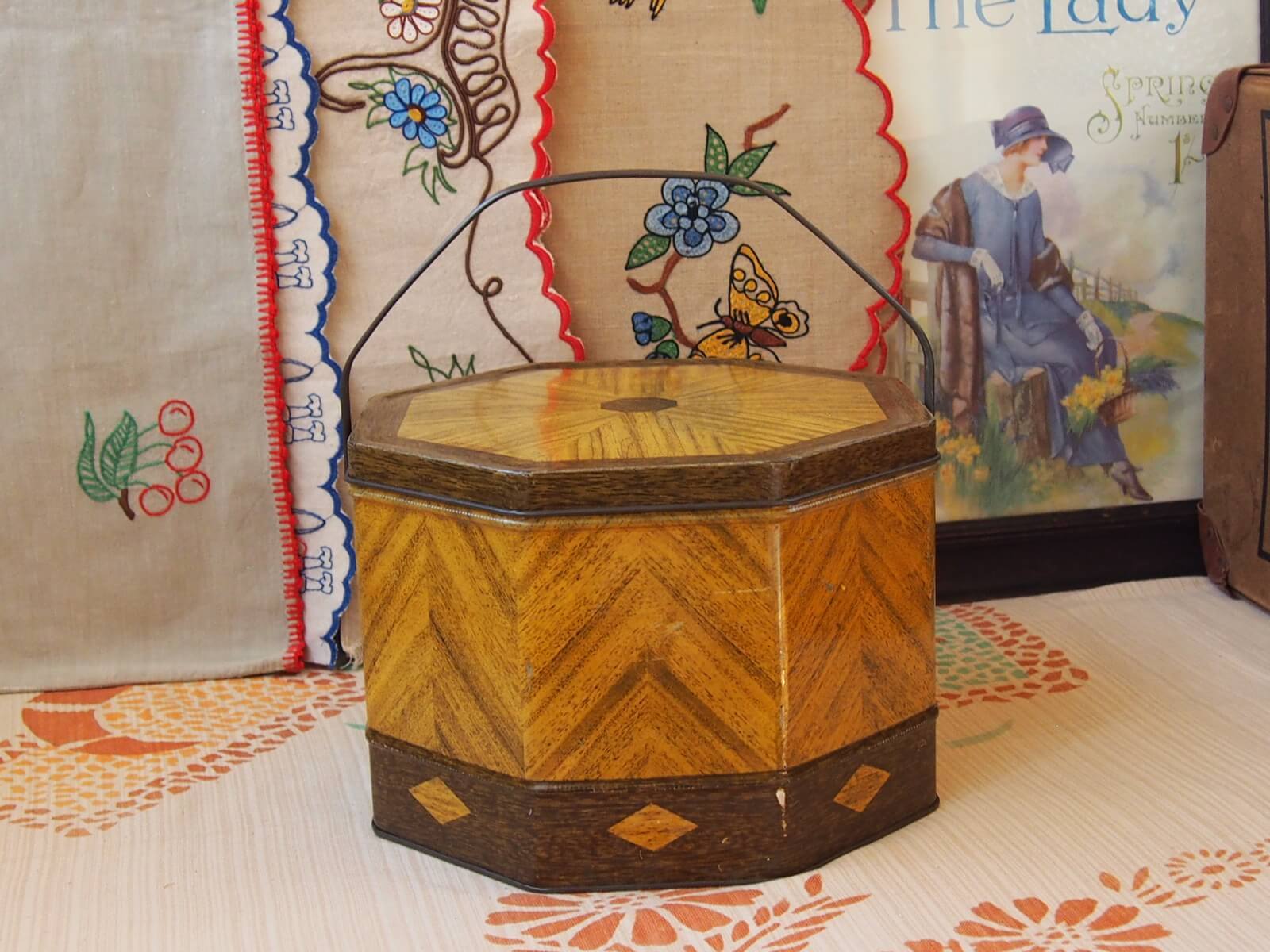 アメリカンアンティークビスケット缶 アメリカアンティーク ビスケット缶 | Bonny Bee