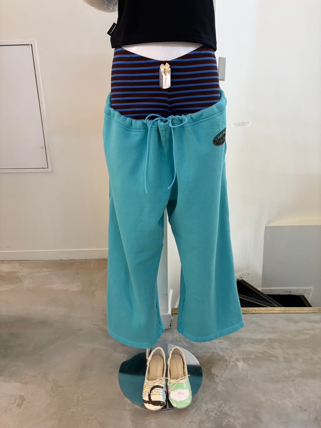 ASHLEY WILLIAMS I ♥︎ ME 水色　カジュアルパンツ Ashley WILLIAMS trash melody flats | itimi