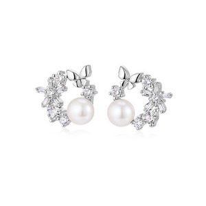 おしゃれ キラキラ 蝶々 輪っか パール ピアス