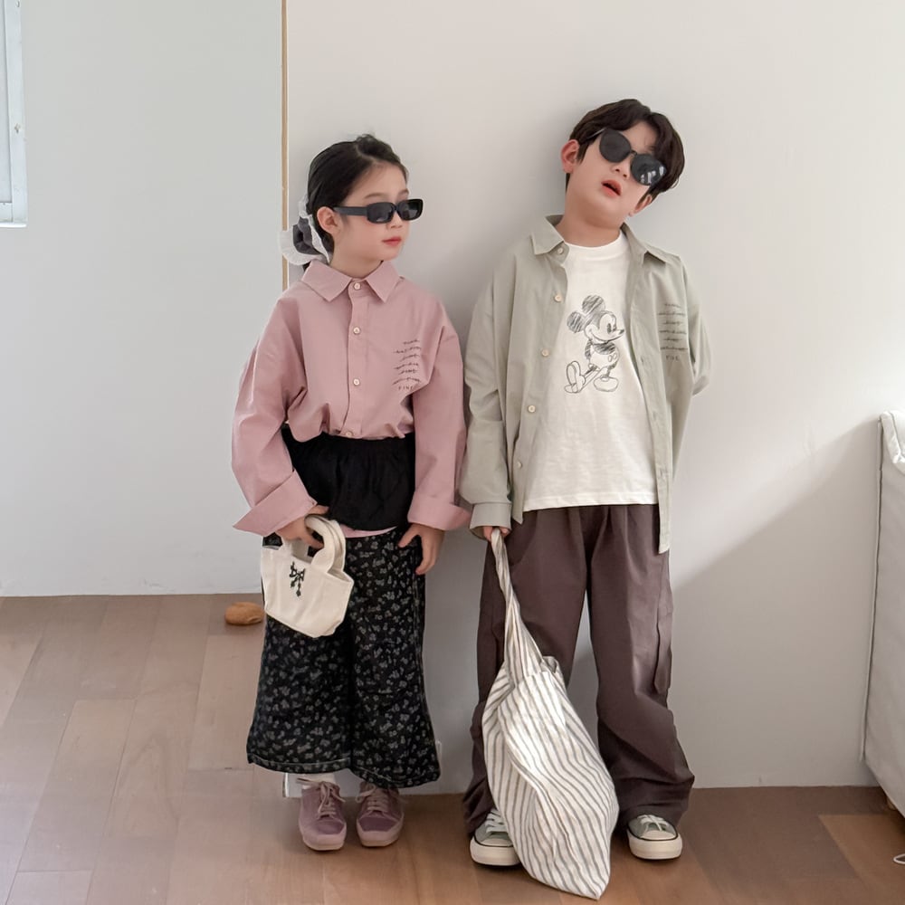 裾デザイン英字シャツ