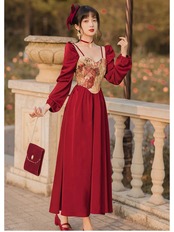【0111】Heart Neck Red Vintage Long Sleeve Dress