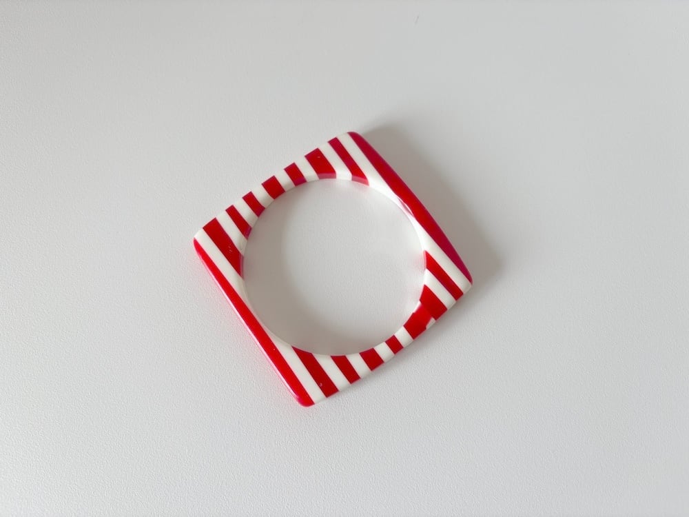 キャンディーカラーのバングル