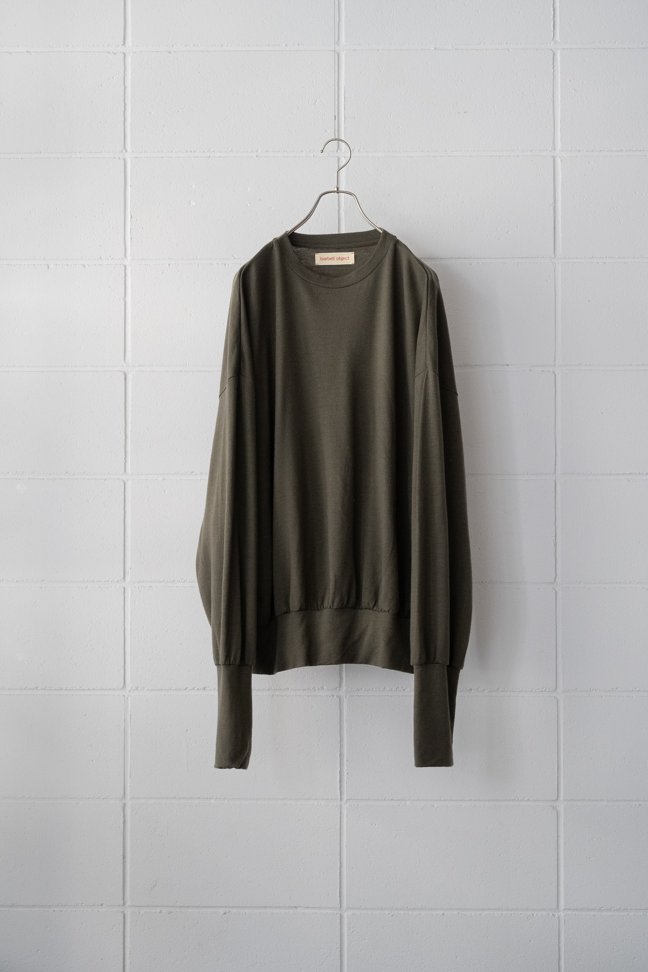 barbell object / wool bo top