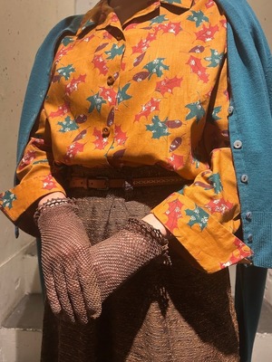 50's Autumn leaves print blouse