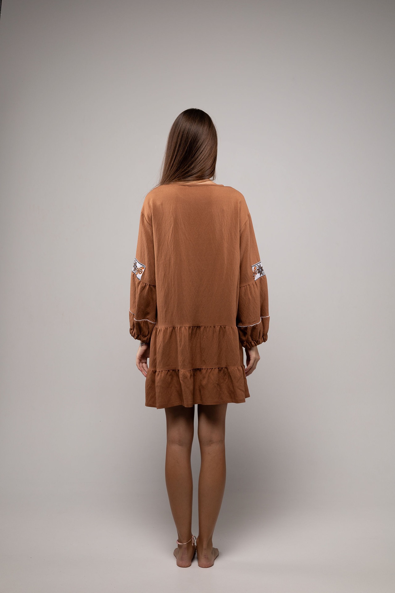 ウクライナ刺繍ヴィシヴァンカ クロスステッチ　手刺繍　チュニック　麻　レディース・フリーサイズ - 7