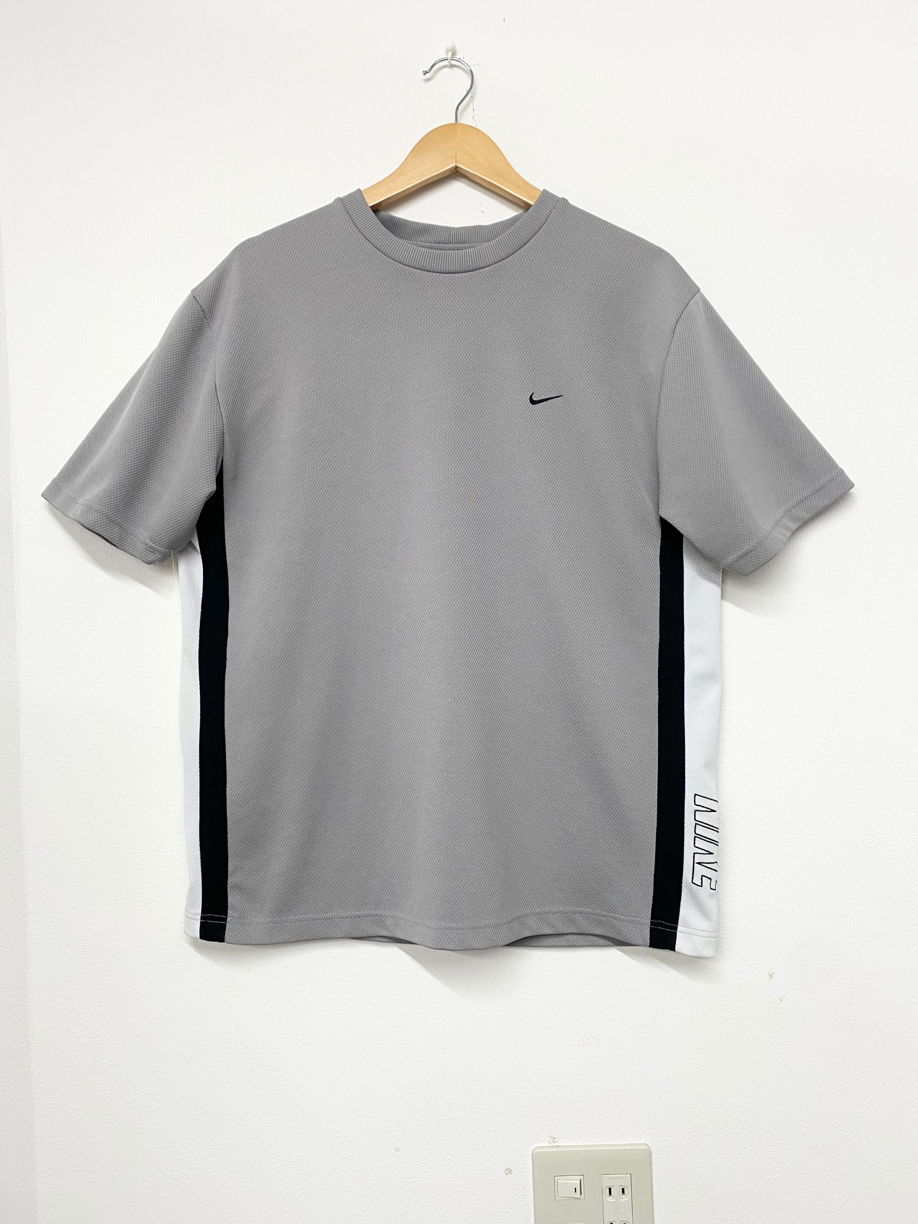 Nike スタジャン グリーン 1972年ワールドチャンプ 【公式通販】