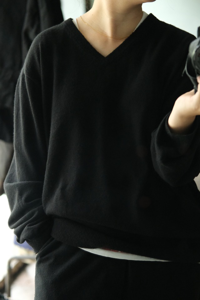 Utah／"J.CREW" v-neck cashmere sweater／ black