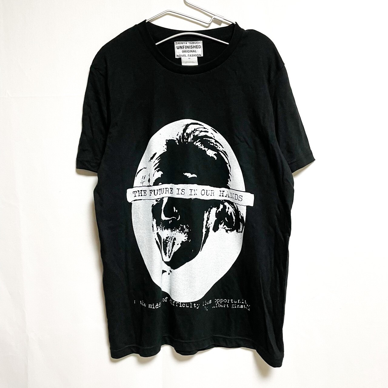 UNFINISHEDアインシュタインTシャツブラック