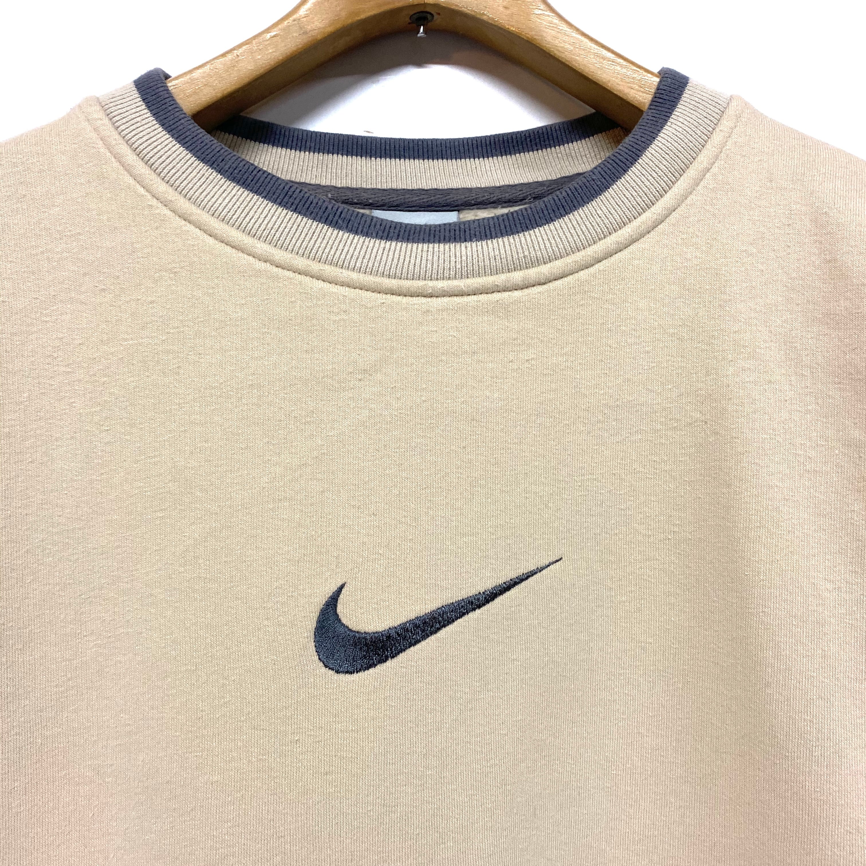 NIKE ナイキ スウォッシュ ワンポイント ロゴ刺繍 スウェット ベージュ 