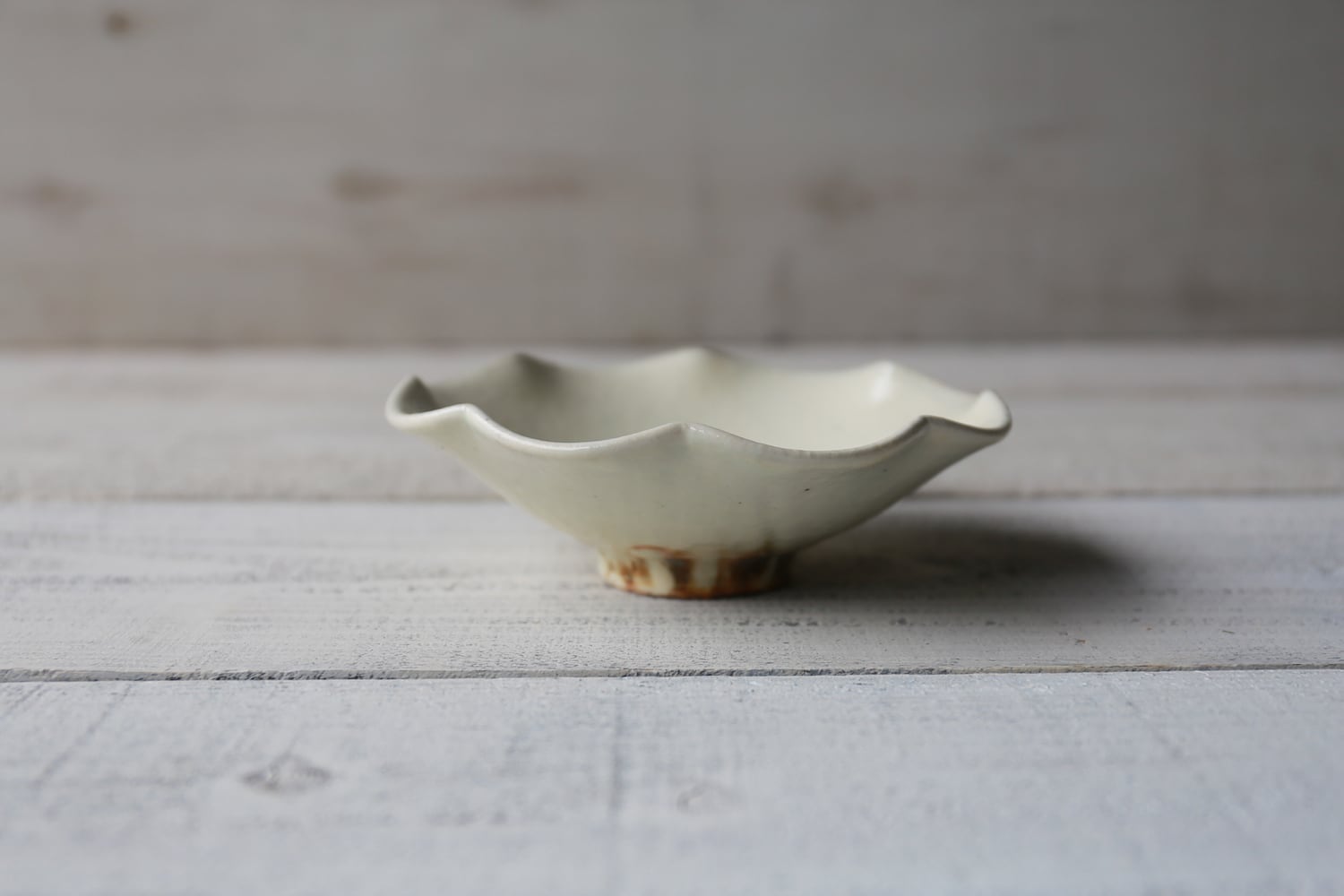 鉄散 輪花小鉢 | 古谷製陶所