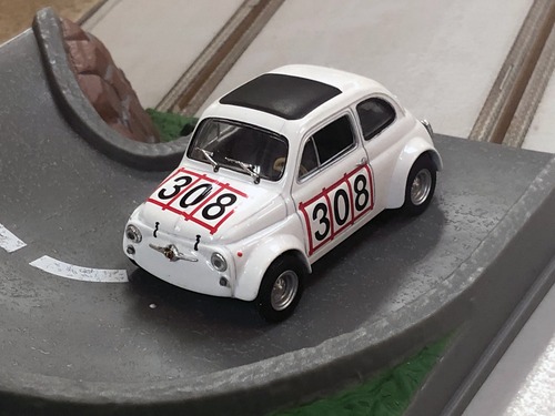 1/43 ジオラマミニカー "Fiat Abarth 695 Assetto Corsa"