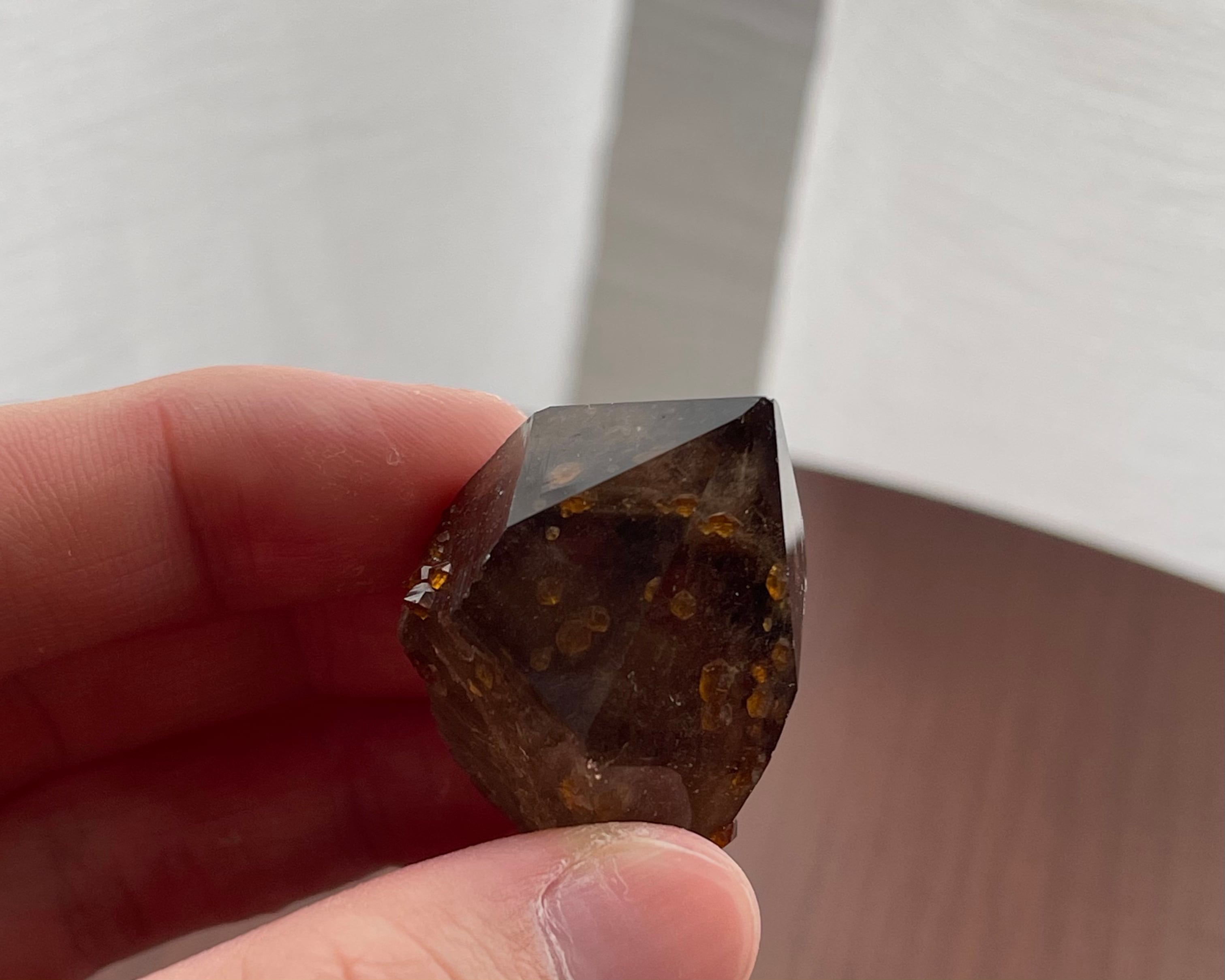スペサルティン / スモーキークォーツ【Spessartine in Smoky Quartz
