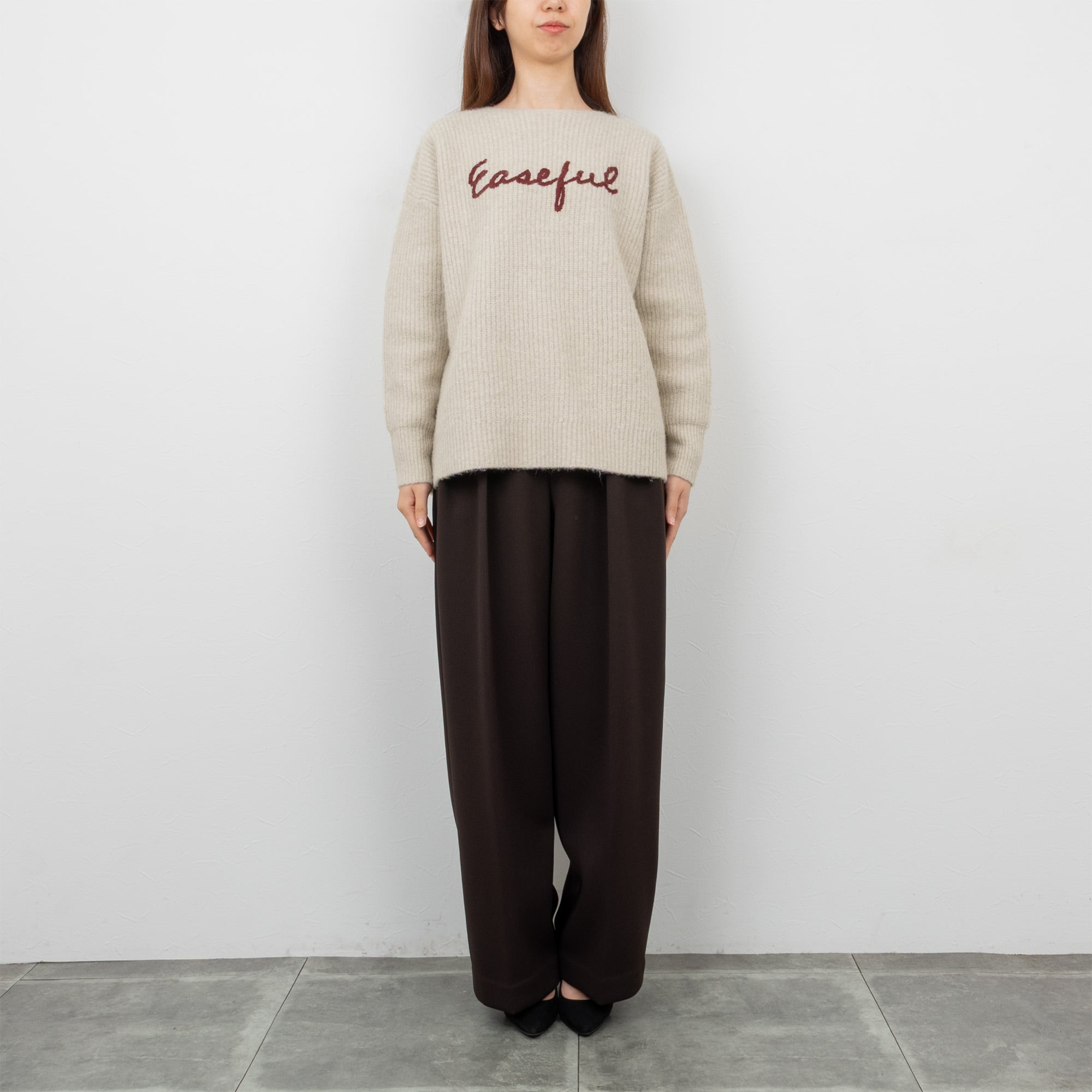 Dignite collier／ディニテコリエ】畦編み刺繍ロゴニットプルオーバー