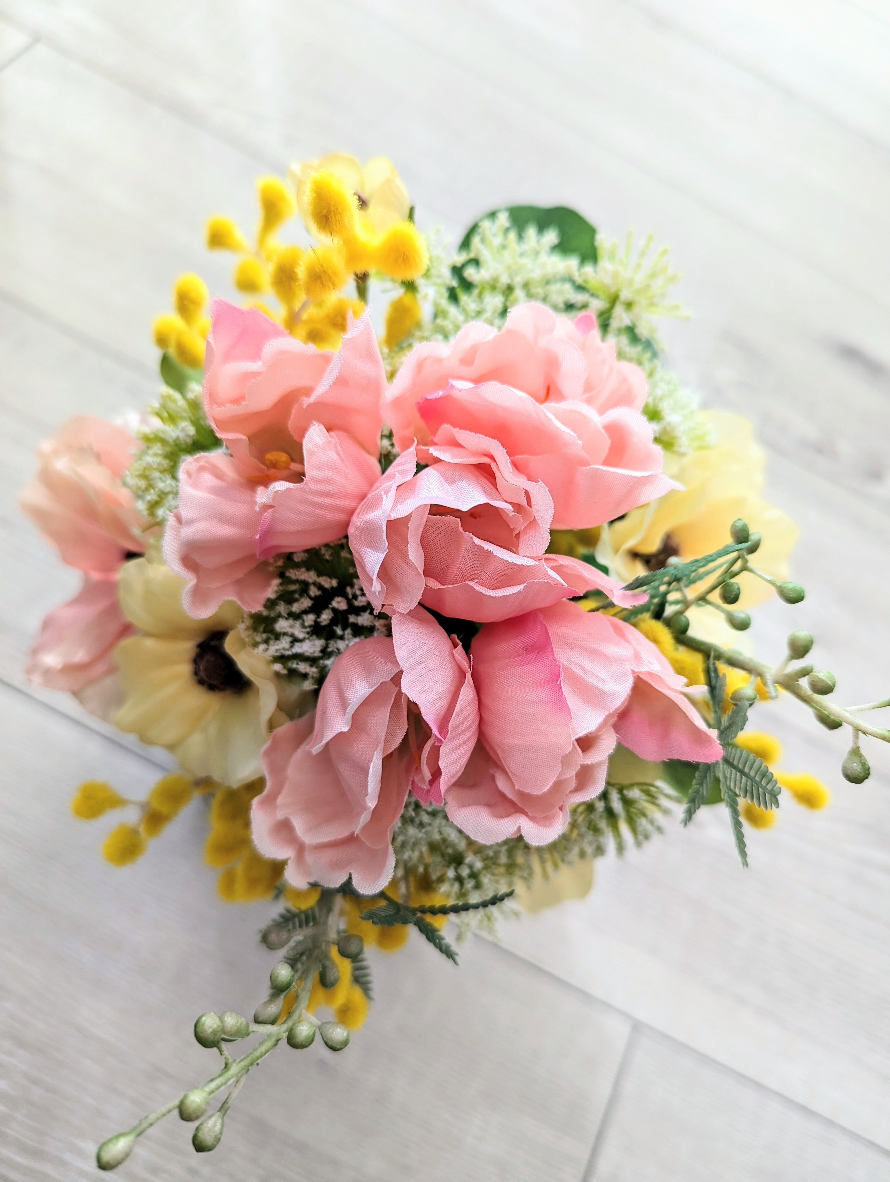 【のんさん専用】春の切花セット　ラナンキュラス　チューリップ他　生花　ネコポス 💐🎂🌸🤍 桜に合わせてラナンキュラスやチューリップなど春のお花を