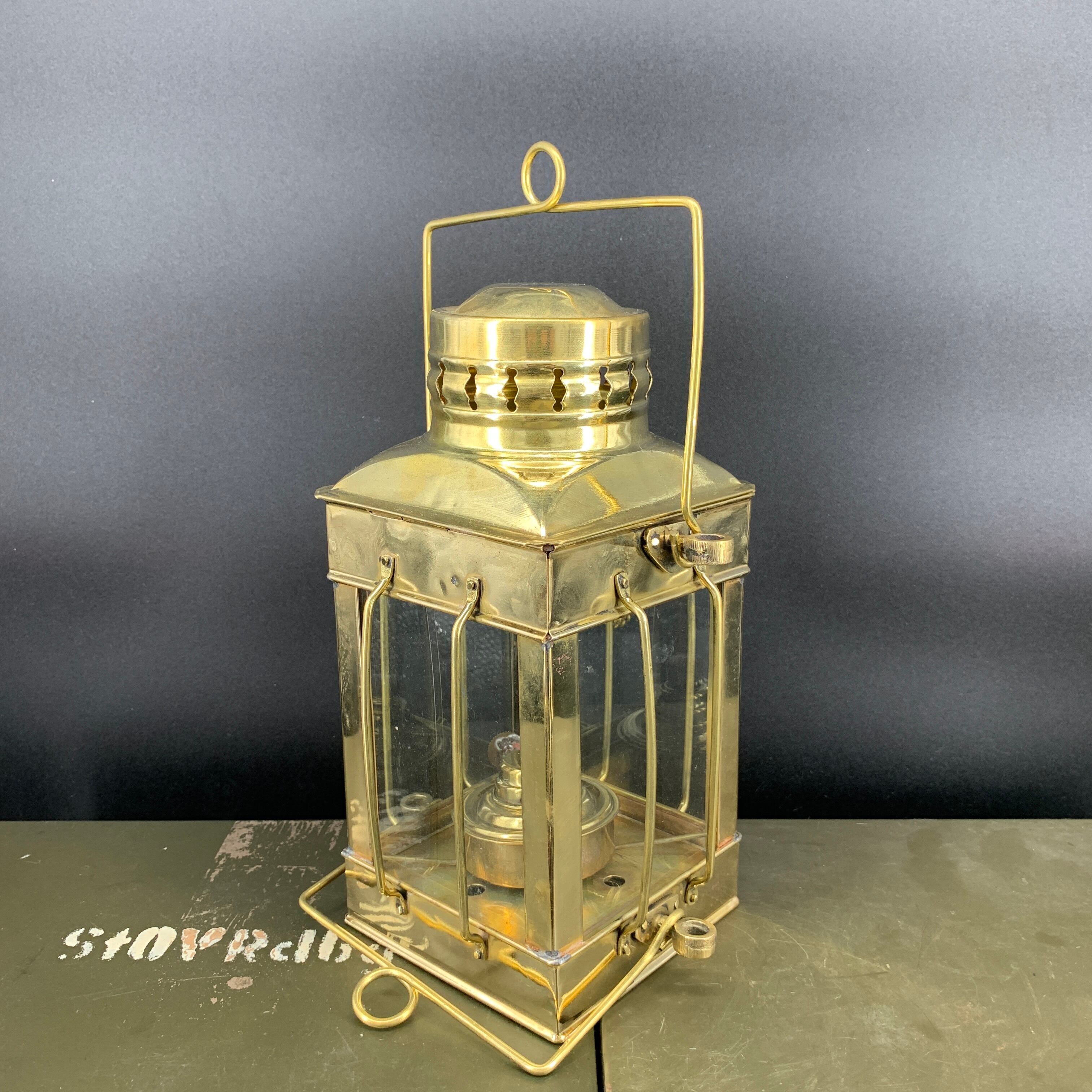 真鍮製クラシックランタン レトロな佇まいがグッとくる！ 愛知発の本格アウトドアブランド