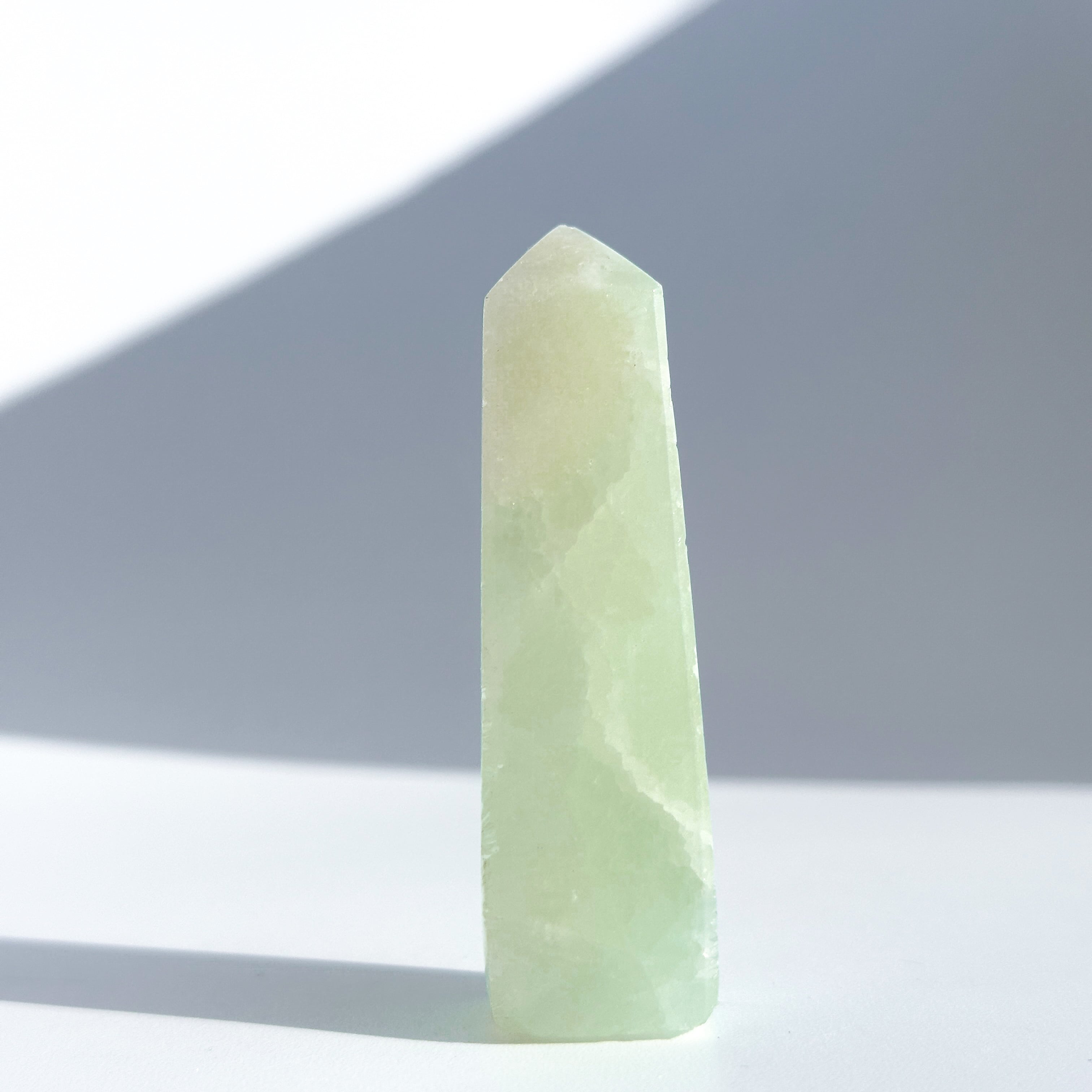 ピスタチオカルサイト タワー51◇ Pistachio Calcite ◇天然石・鉱物・パワーストーン
