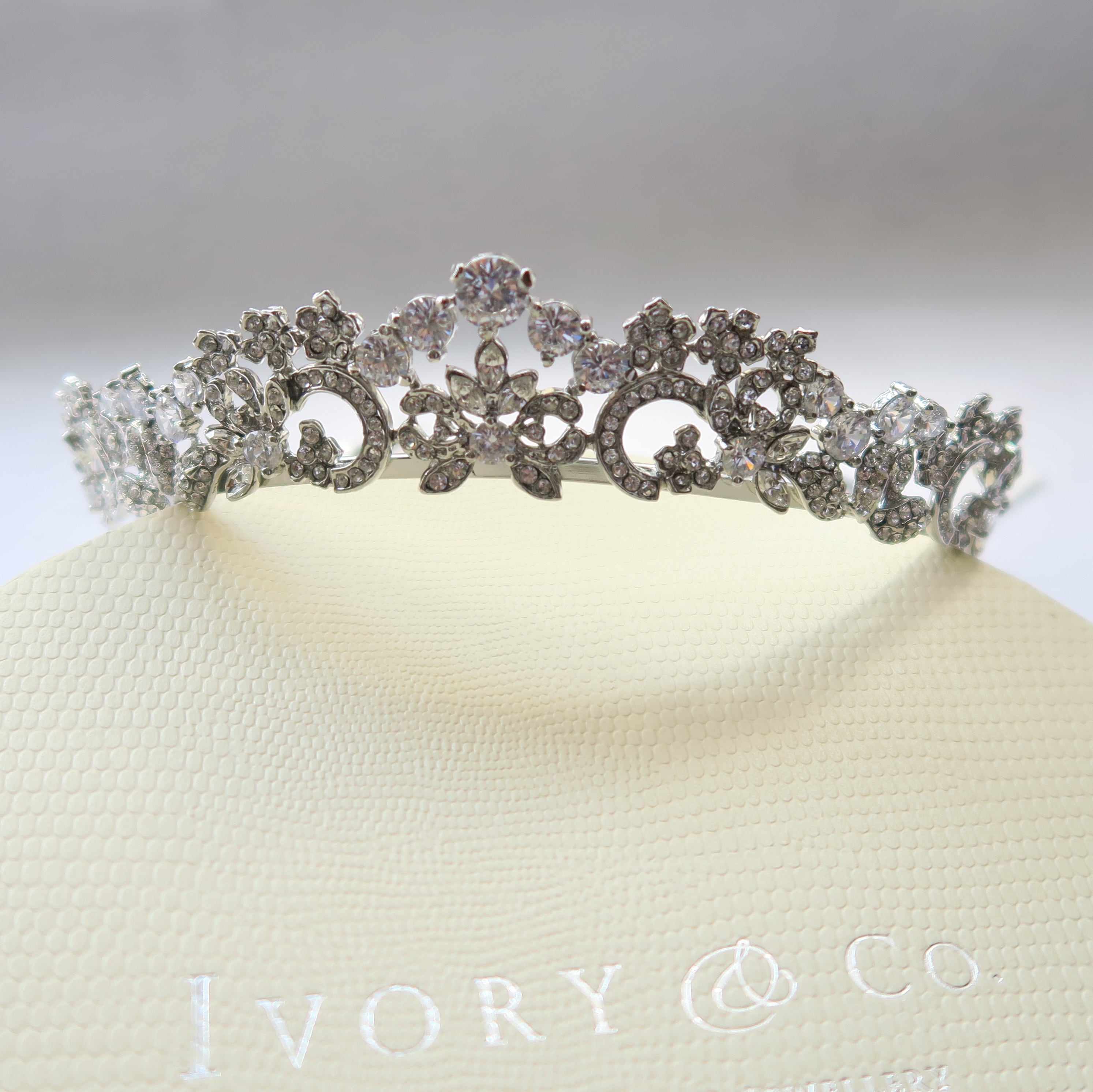 ivory&co ティアラ　クリスティーナ　Christiana ヘッドドレス