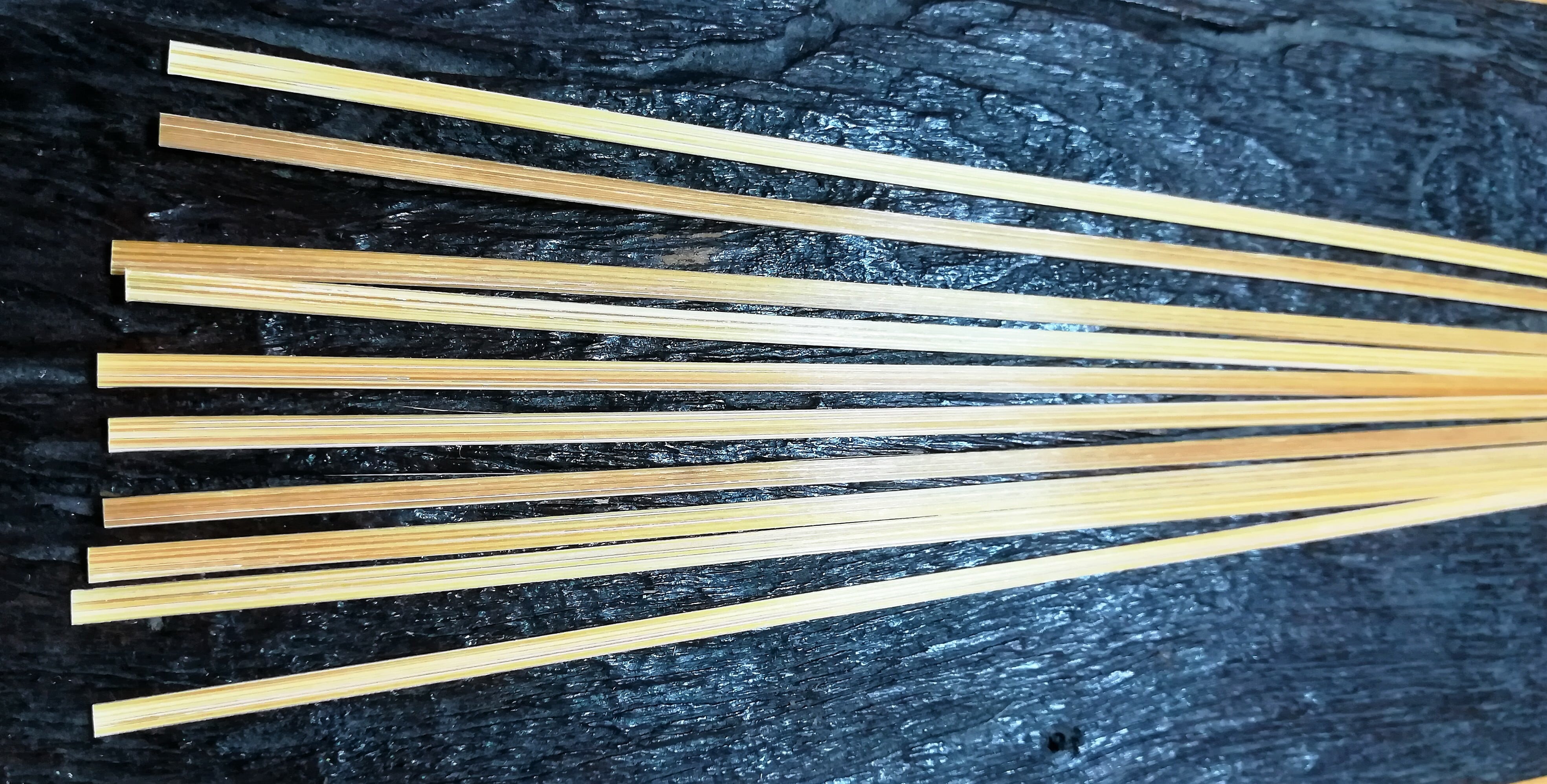 竹身]厚0.3mm幅3mm長さ350~450mm(10本入り)竹ひご材料 | 竹工房 UKI