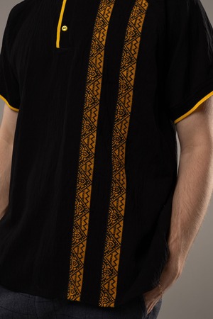 【男女兼用モデル】ウクライナ手刺繍ポロシャツ　Lサイズ