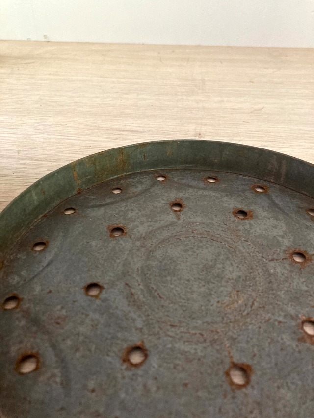 サビ感が格好いいレトロなブリキ缶　(古道具)