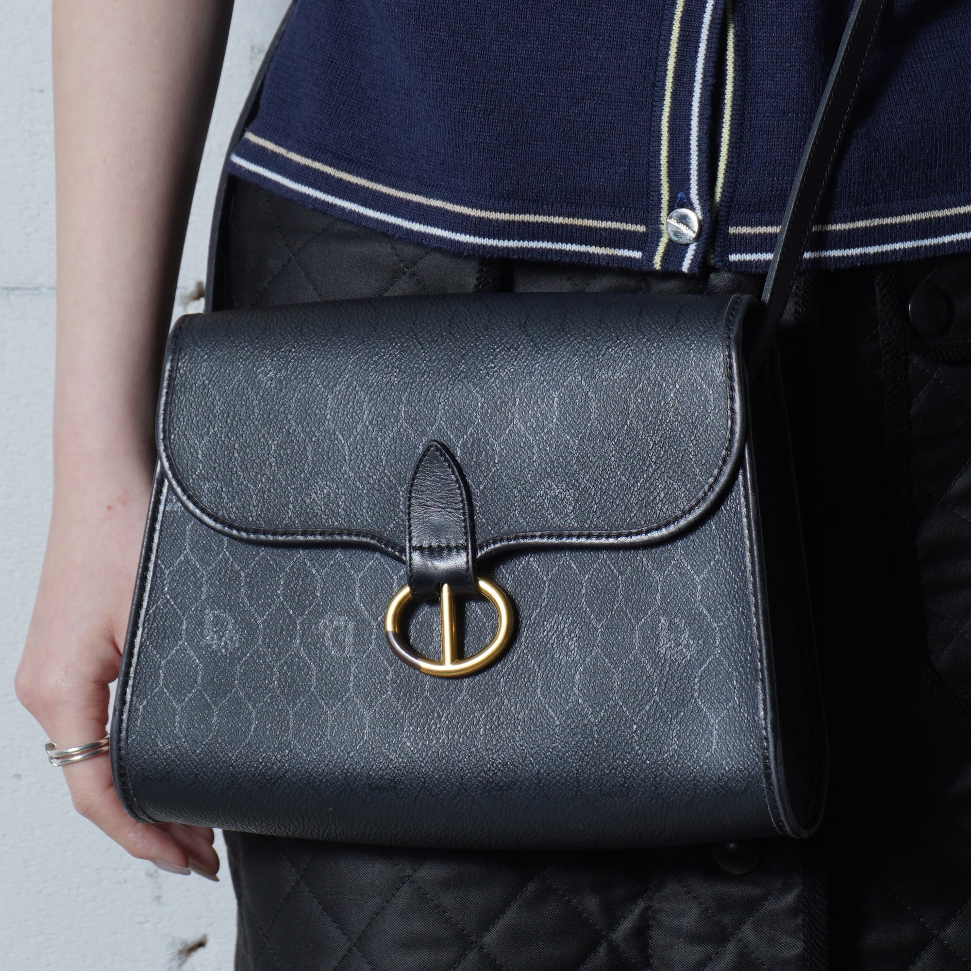 CELINE】セリーヌ ”ゴールドトリオンフロゴ”マカダム柄レザー CELINE】セリーヌ ”ゴールドトリオンフロゴ”マカダム柄レザー
