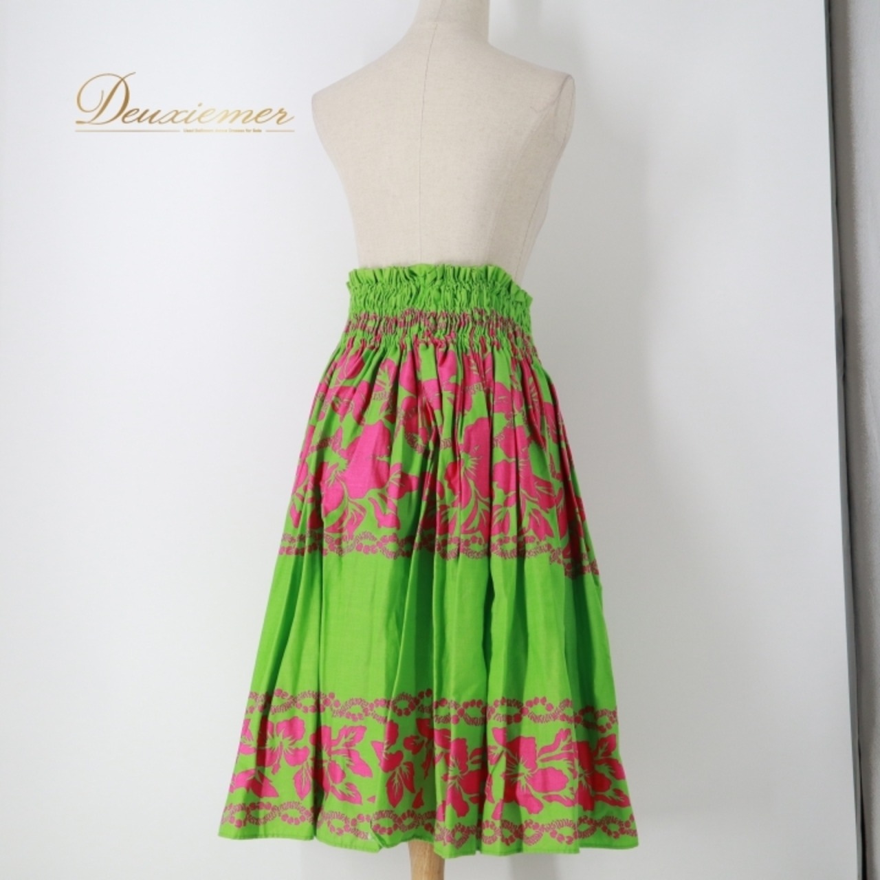 フラダンス 衣装 パウスカート グリーン系 ハイビスカス柄 ハワイアンプリント アロハ フラ ダンス レッスン 練習 華やか 鮮やか かわいい おしゃれ シングル スカート フレア ふんわり 軽やか ピンク系 ピンク 黄緑 フラダンス衣装 アロハシャツ 練習着 ハイビスカス柄スカート カジュアル スカートファッション お洒落
