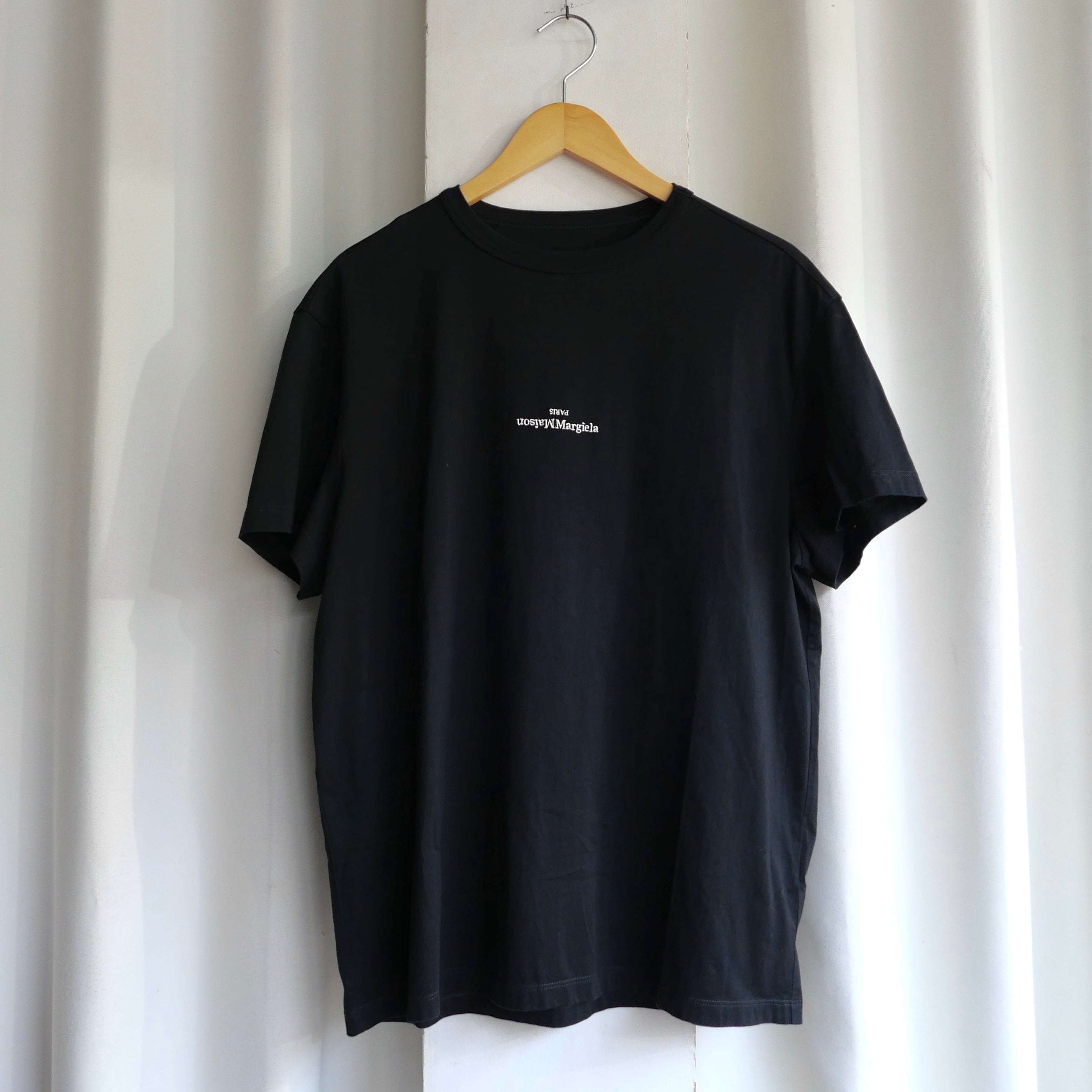 Maison Margiela 反転ロゴTシャツ ブラック52 Maison Margiela 22SS REVERSE LOGO T-SHIRT | safarionline