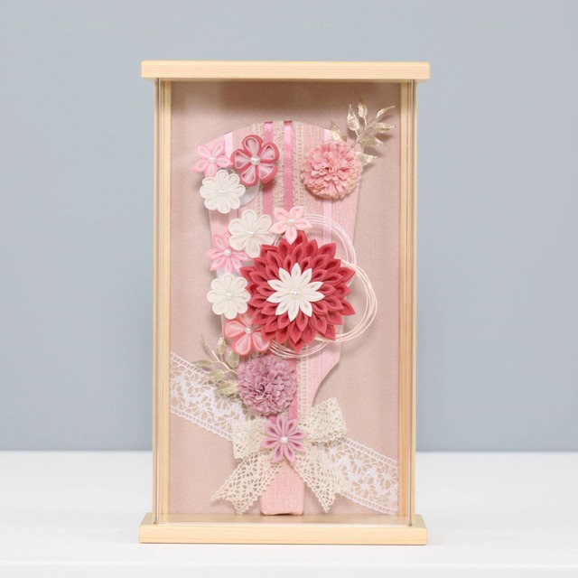 【愛 つまみ 羽子板 9号】 羽子板飾り アクリルケース飾り 羽子板｜木製｜和モダン｜ピンク系｜コンパクト