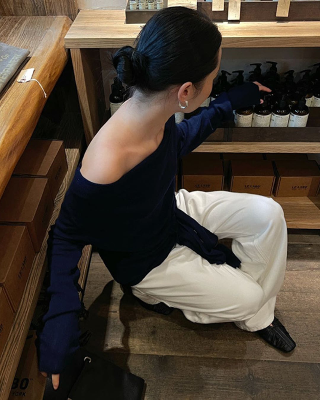 オフショルダーニットトップス A25040