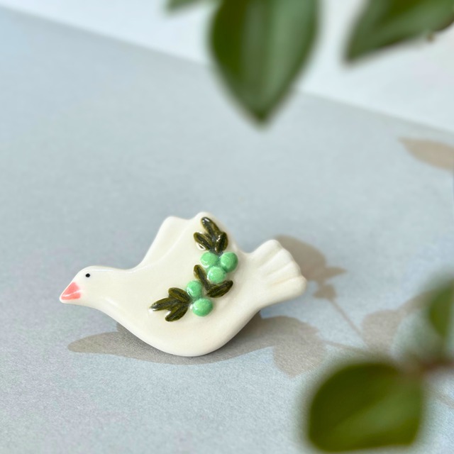 鳩とオリーブ　ブローチ
