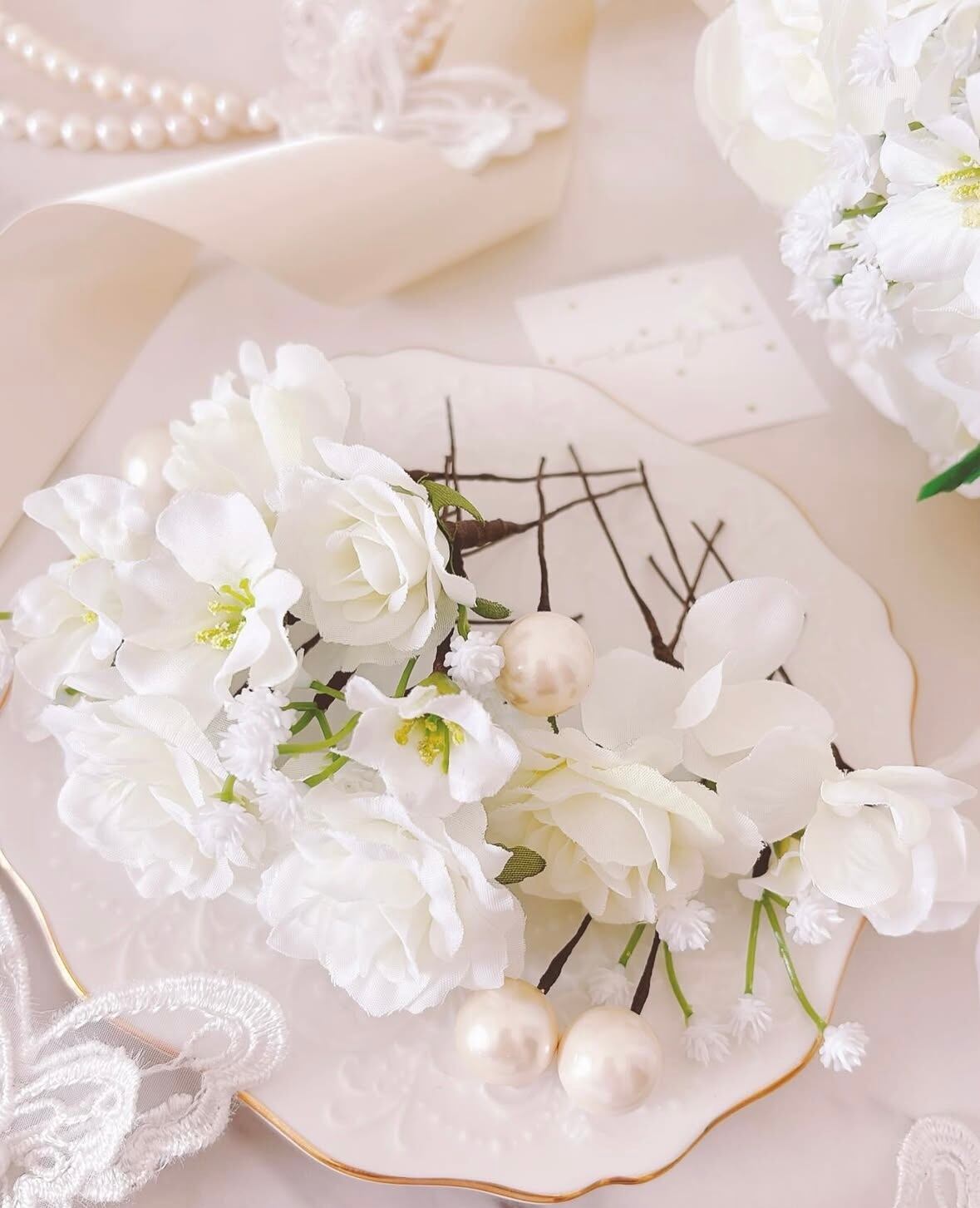 ♡Prima donnna♡ ホワイトローズとカスミソウのクラッチブーケ