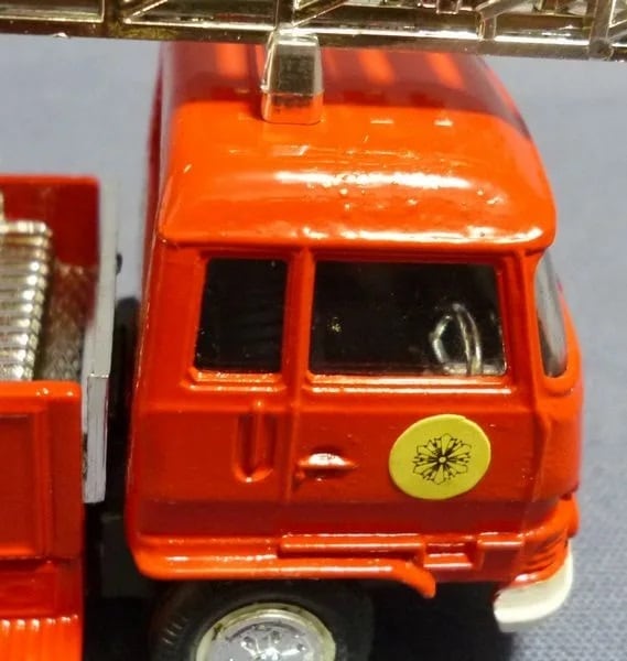 ヨネザワ ダイヤペット いすゞ 梯子消防車 1/40 日本製 希少 レア ヨネザワ ダイヤペット F-24 点滅梯子消防車 レア 希少の通販 by