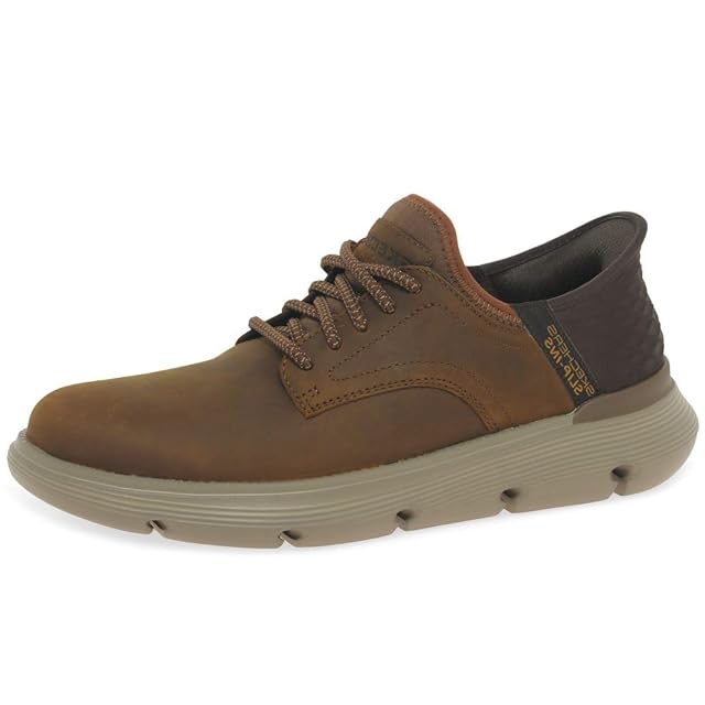 CLARKS Wallabee 