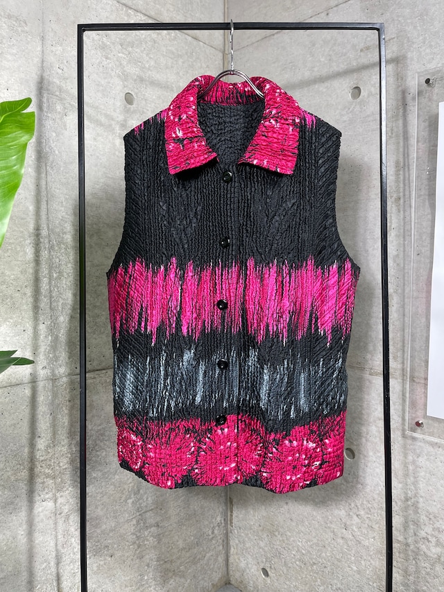 old beautiful pattern vest(red×black)