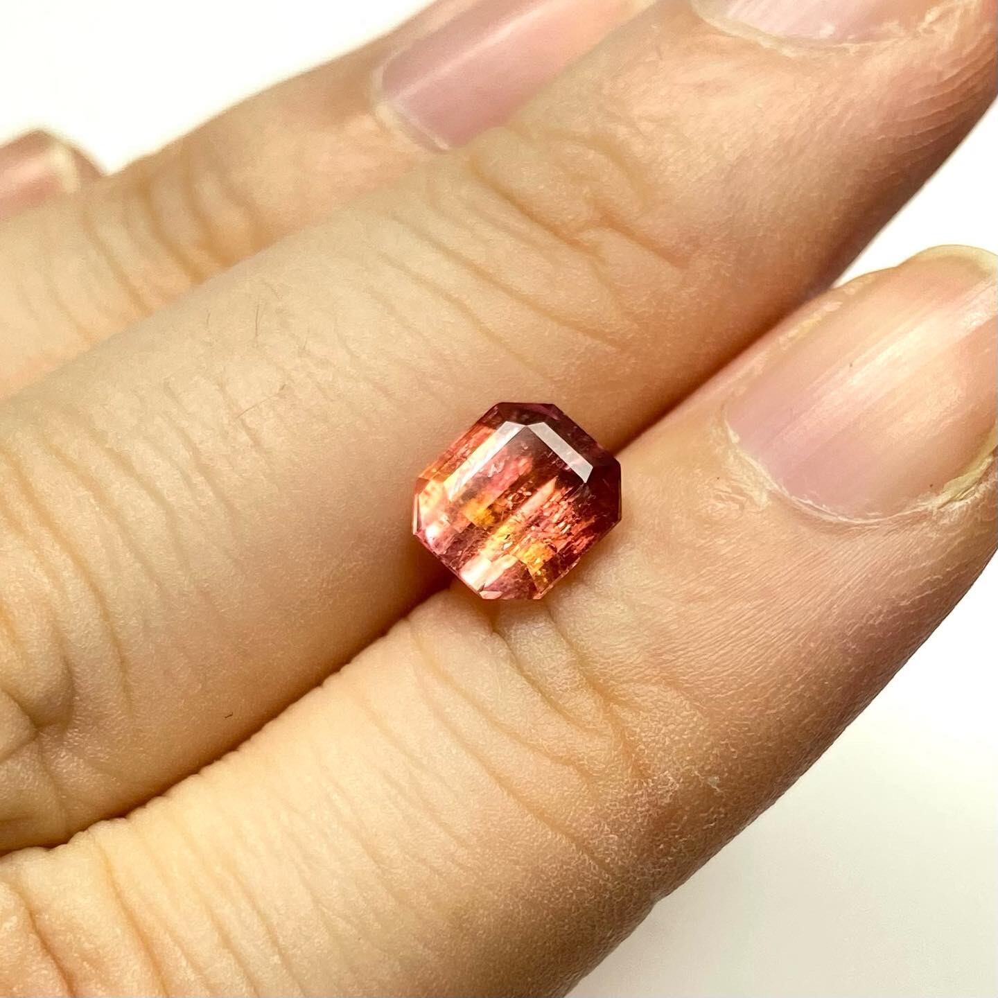 鮮やかな夕焼け　トルマリン