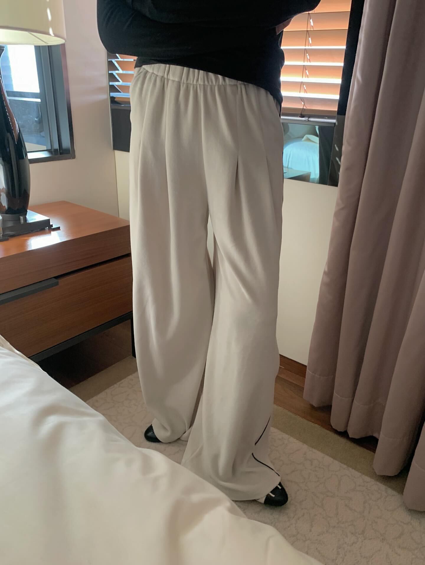 (予約)poster / Velvet Pintuck Pants / 3color