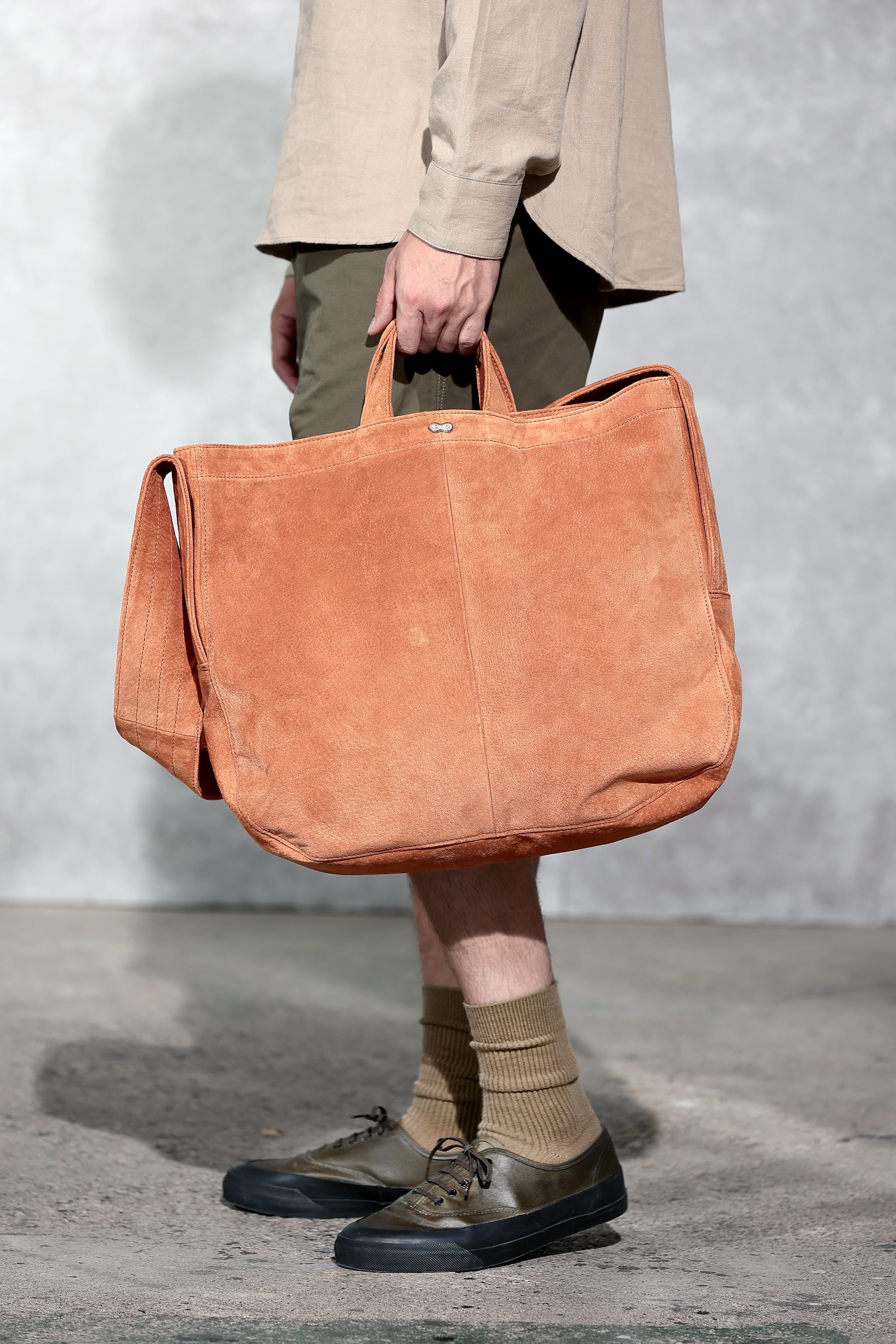 バッグ PIG SUEDE NEWS PAPER BAG PIG SUEDE NEWS PAPER BAG | Peanuts&Co