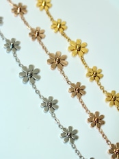 Daisy bracelet