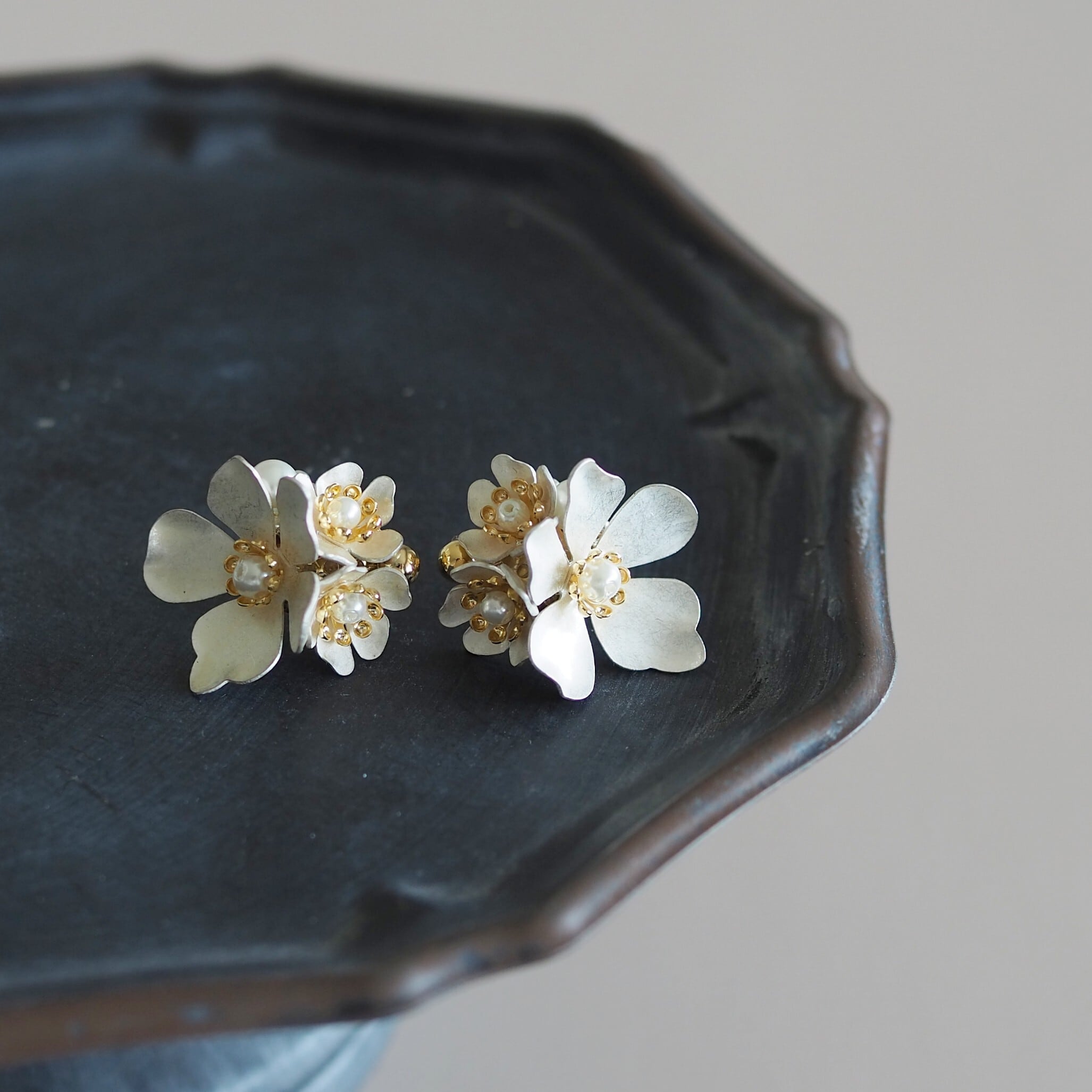 white bouquet ピアス/イヤリング | kanade