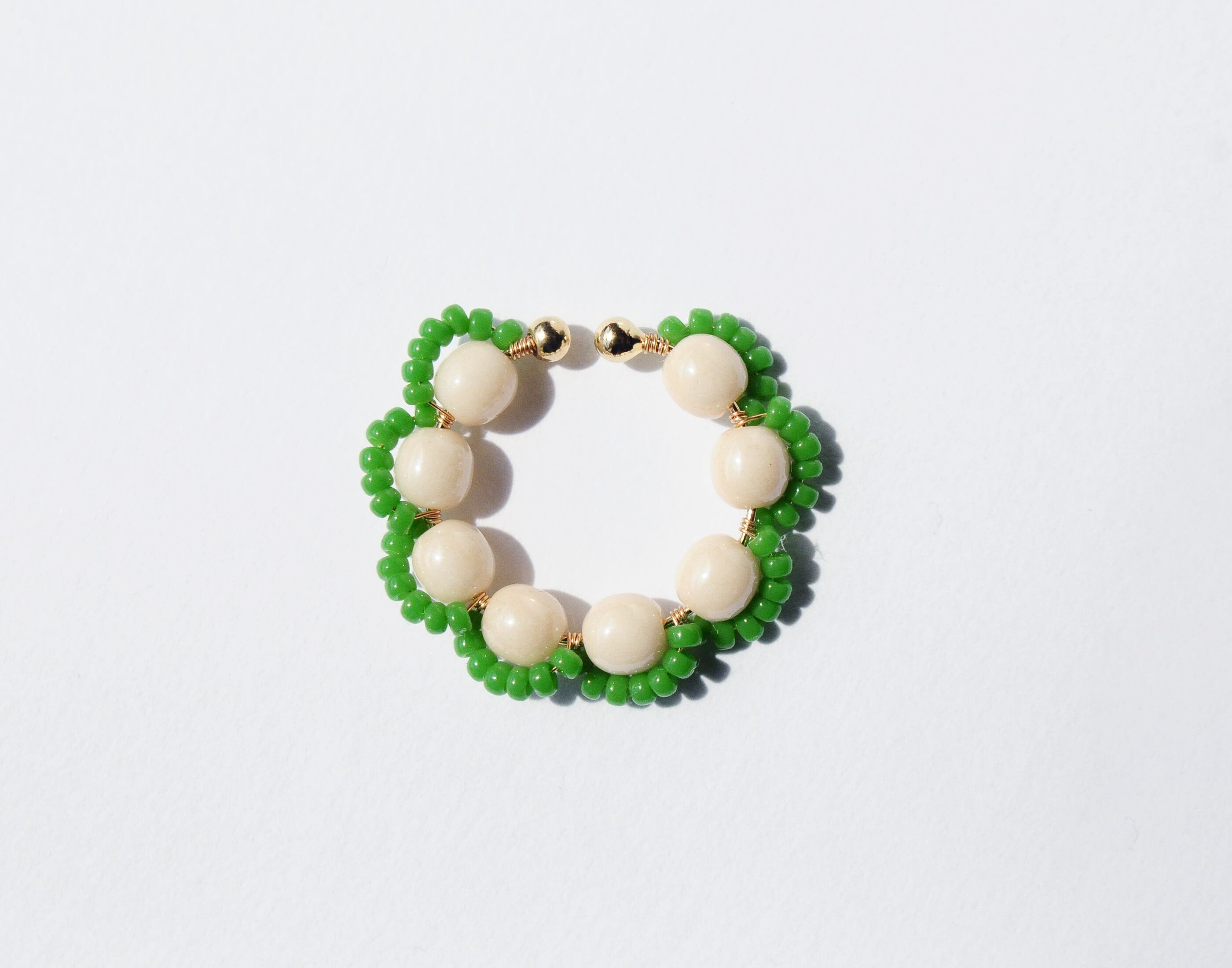 ＜Rollo～イロヅクビジュー～＞イヤーカフ『 Cream × Green 』