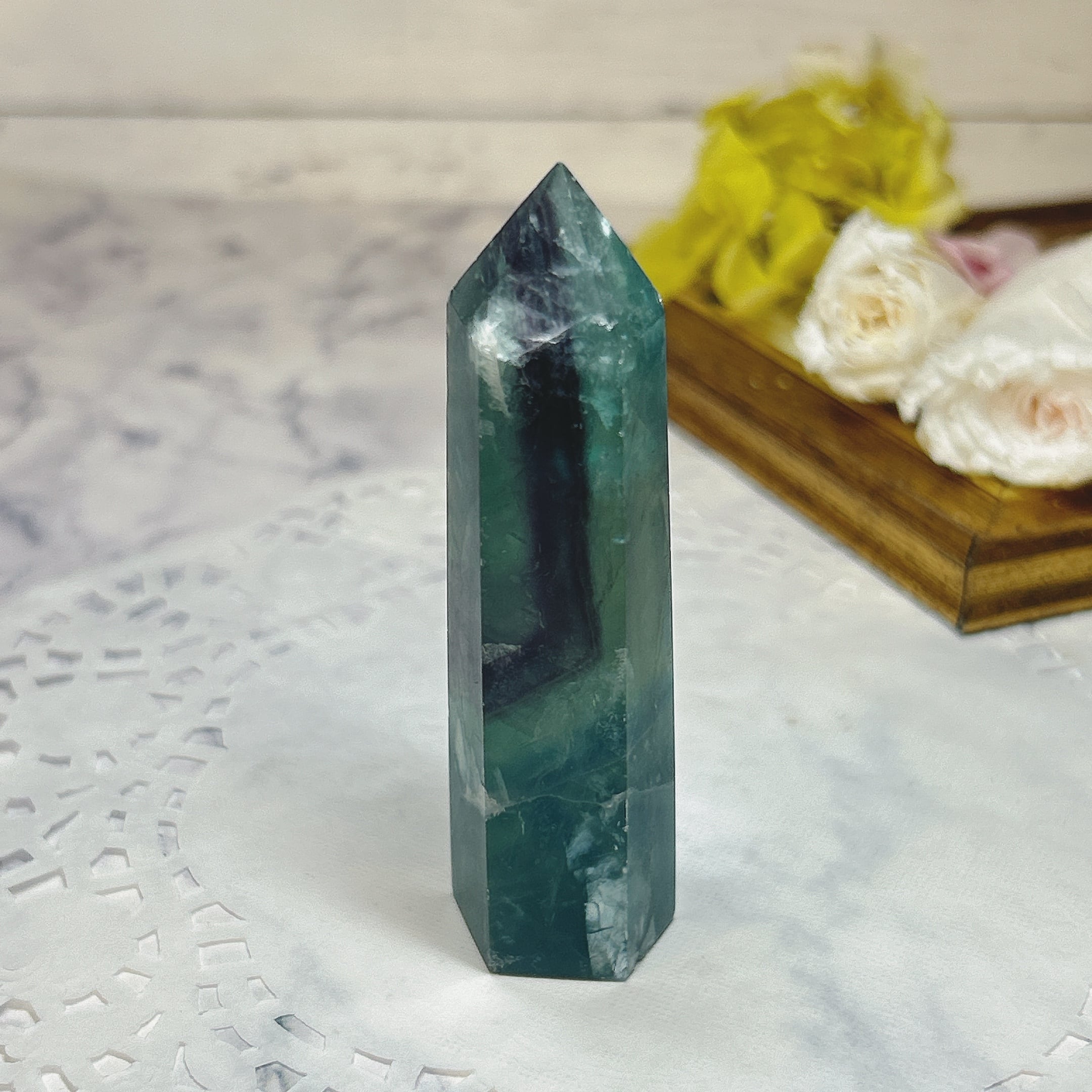 天然石天使の石像 フローライト　パープルとみどりのグラデーション 天然石天使の石像 フローライトパープルとみどりのグラデーション