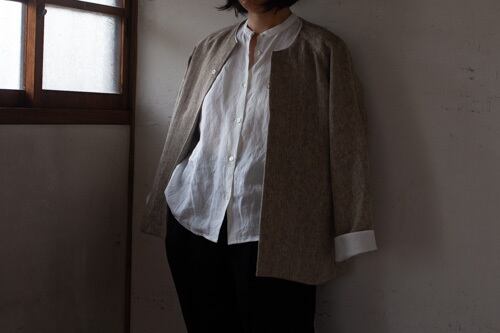 予約販売】 SALUÉ バンドカラーギャザーシャツ ライトウェイトリネン  