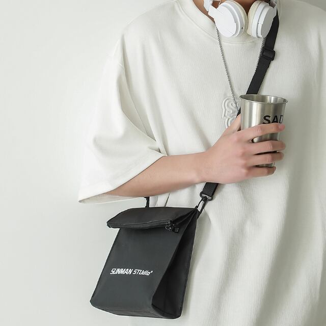 【予約販売】ショルダーバッグ シンプル メンズ ユニセックス ミニバッグ グリーン ブラック ホワイト ベージュ 斜め掛け メッセンジャー 黒 シック こなれ感 お洒落 韓国 トレンド