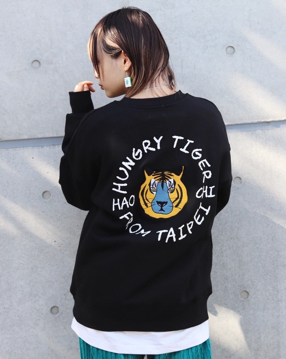 Hungry Tiger sweat【Black】 | チュウカタベタイ