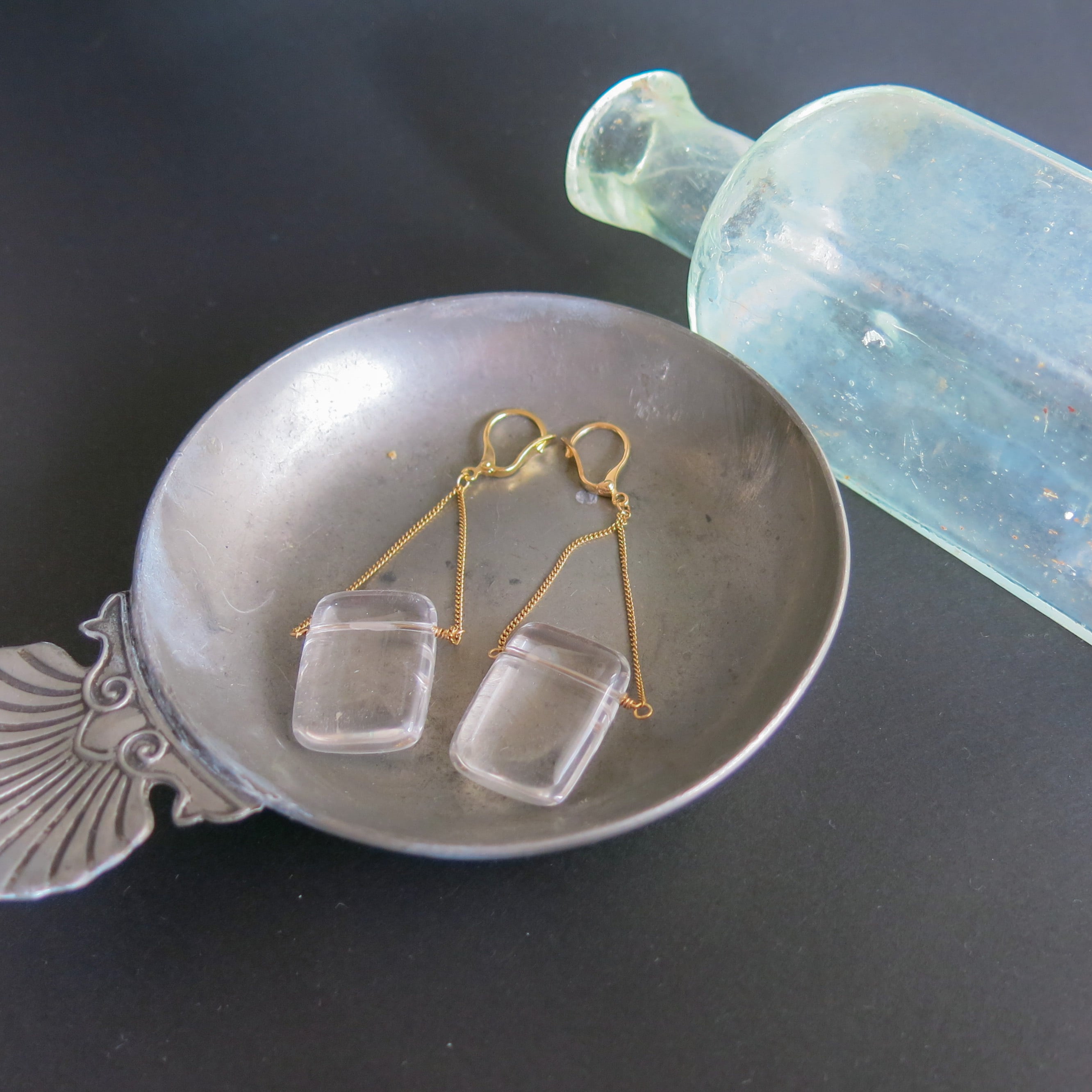 スムースクォーツのチェーンピアス