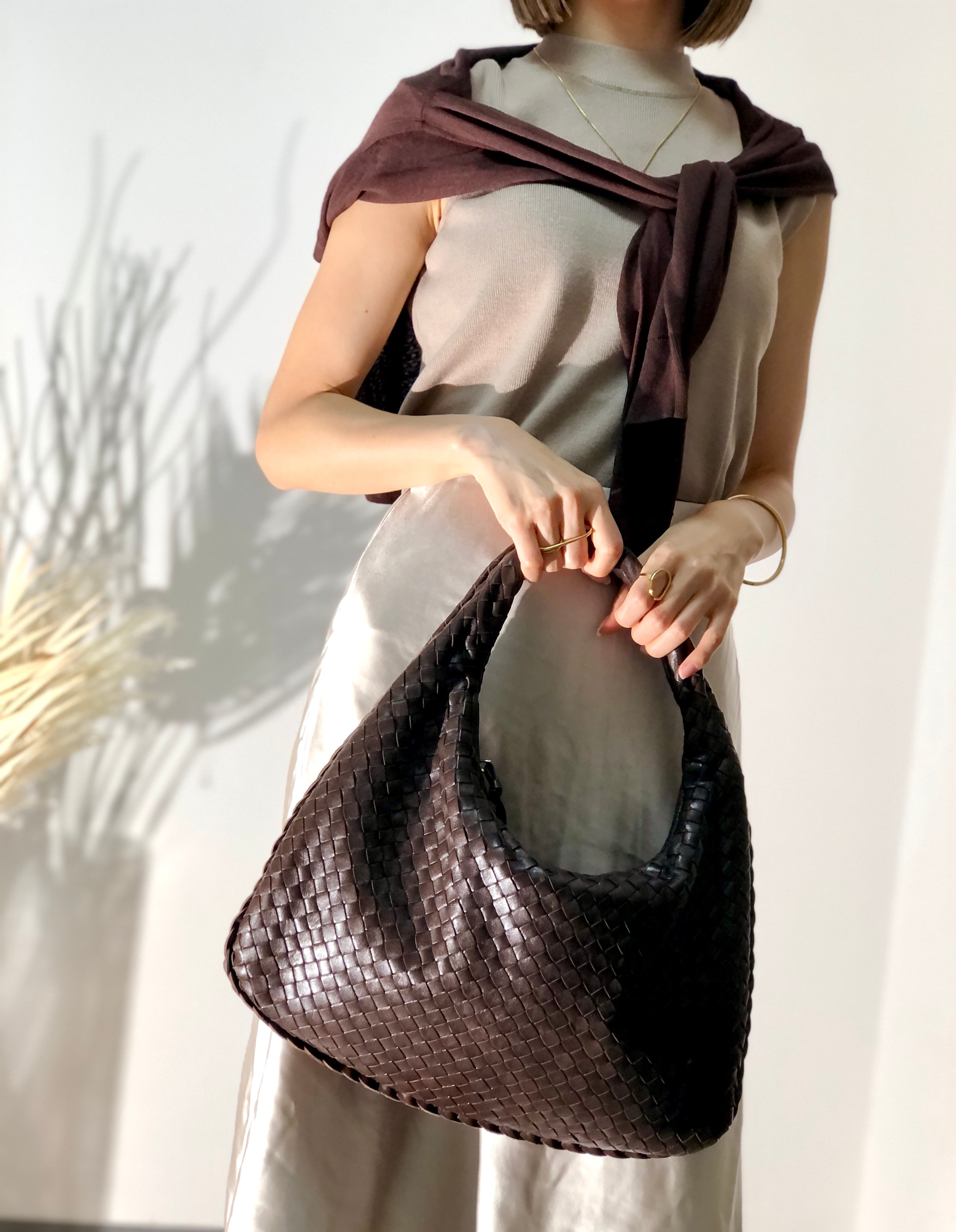 Bottega Veneta ボッテガヴェネタ レザー イントレチャート ショルダーバッグ ホーボーバッグ ダークブラウン sgpnsz |  VintageShop solo powered by BASE