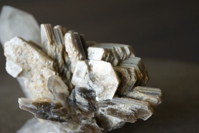 パキスタン スカルドゥ産マスコバイト/クォーツ Muscovite / Quartz 1658